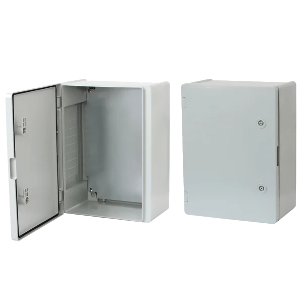 Щит з монтажною панеллю,опалові двері IP 65 ERKA 023